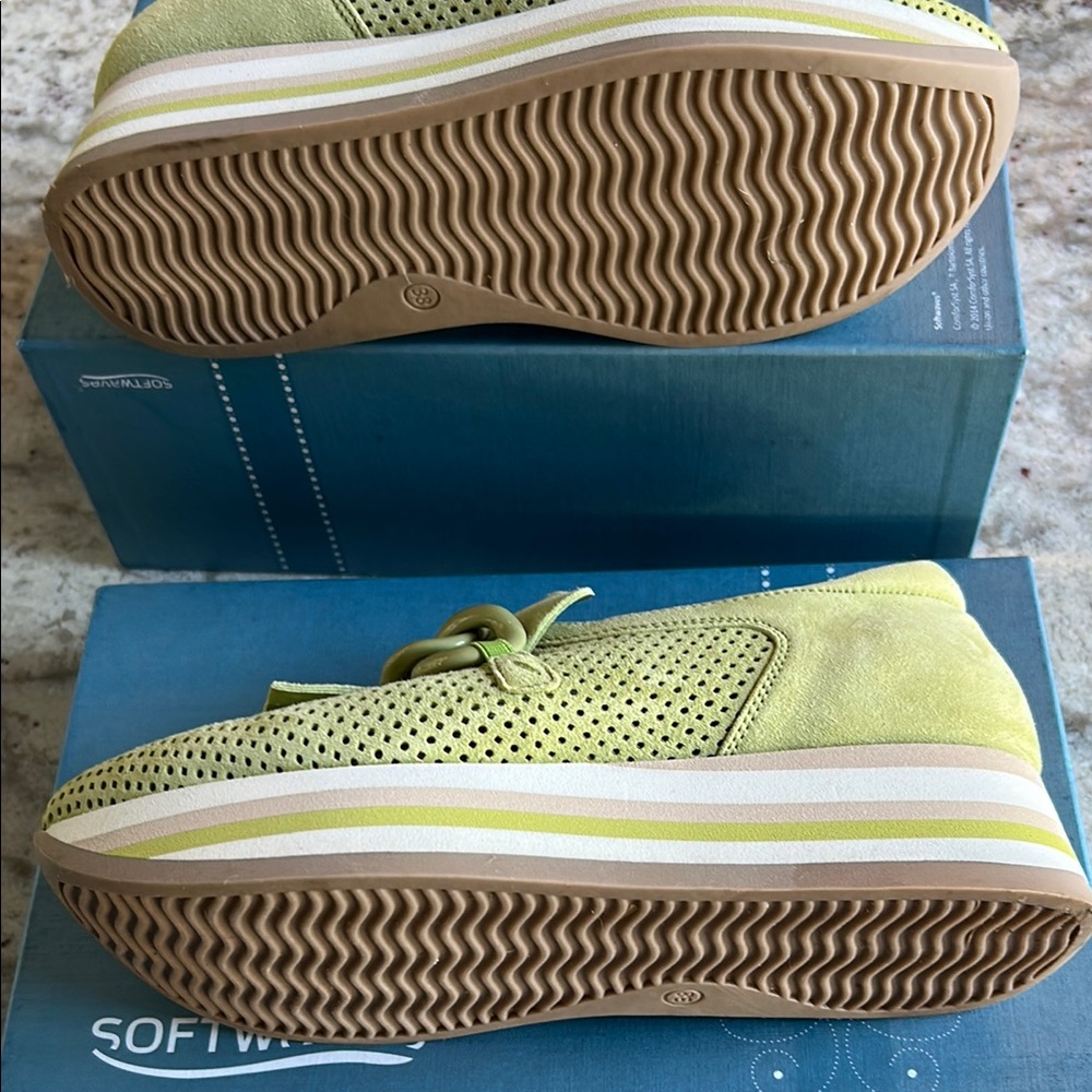Women's Green Loafers - Picture 4 of 8